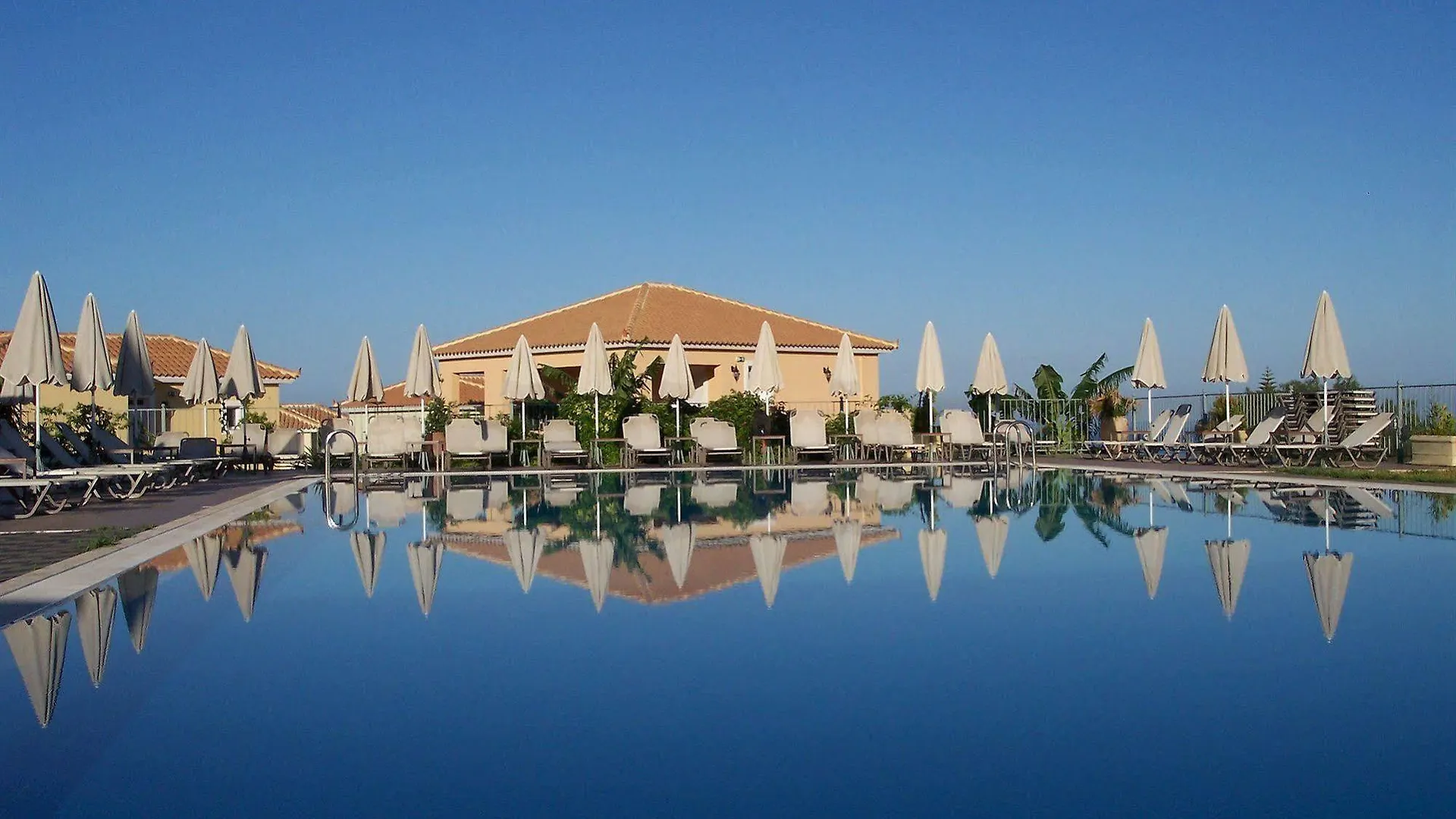 Astra Village Hotel Suites And Spa Livathos