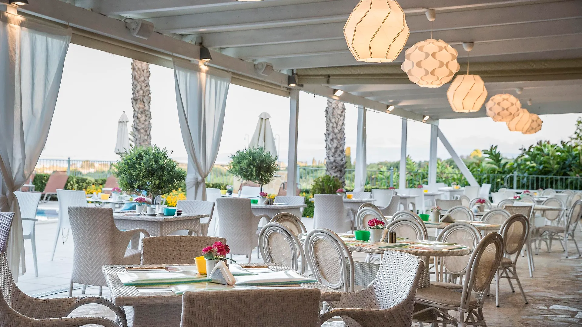 Apartahotel Astra Village Hotel Suites And Spa Livathos