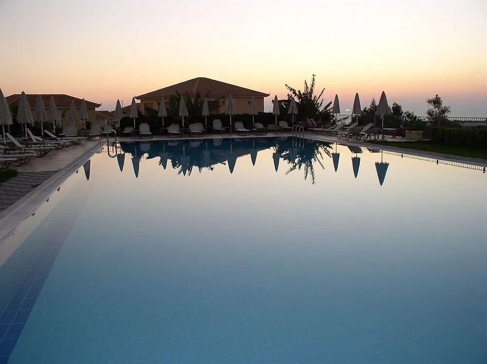 Astra Village Hotel Suites And Spa Livathos  Lägenhetshotell Livathos (Kefalonia)
