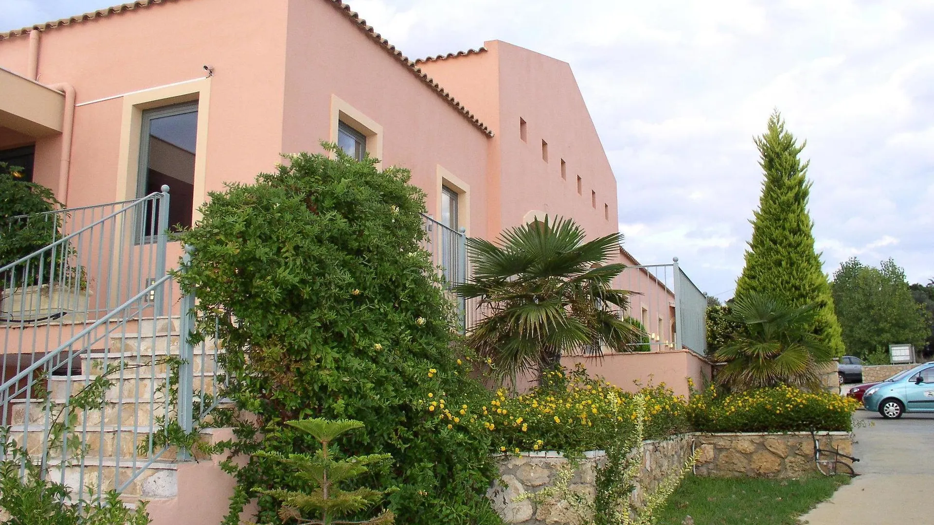 Astra Village Hotel Suites And Spa Livathos
