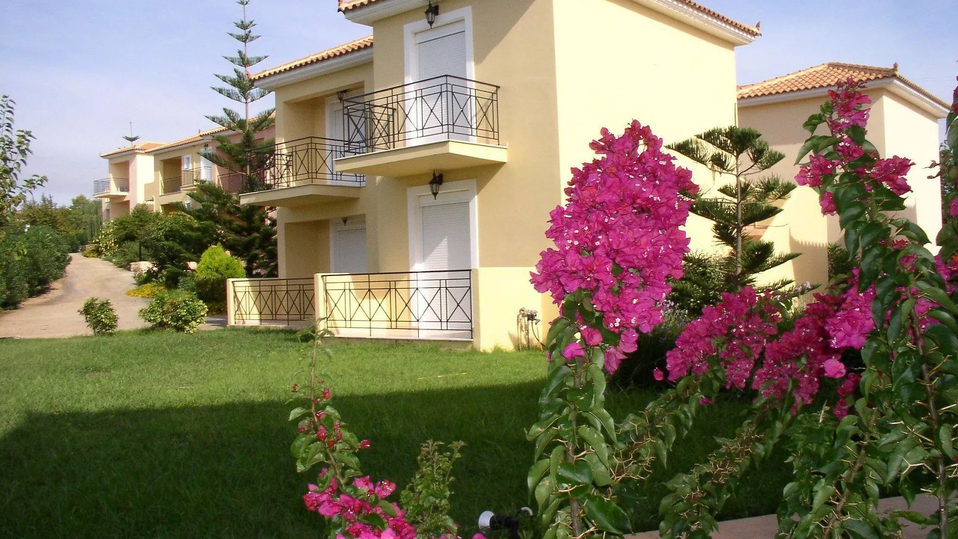 Aparthotel Astra Village Hotel Suites And Spa Livathos